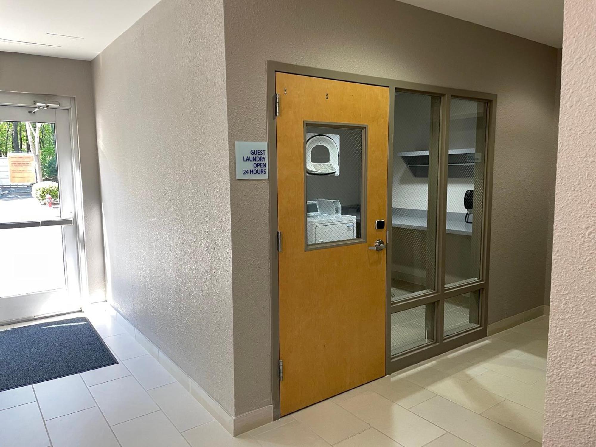 Holiday Inn Express Hotel Raleigh Southwest By Ihg Екстериор снимка