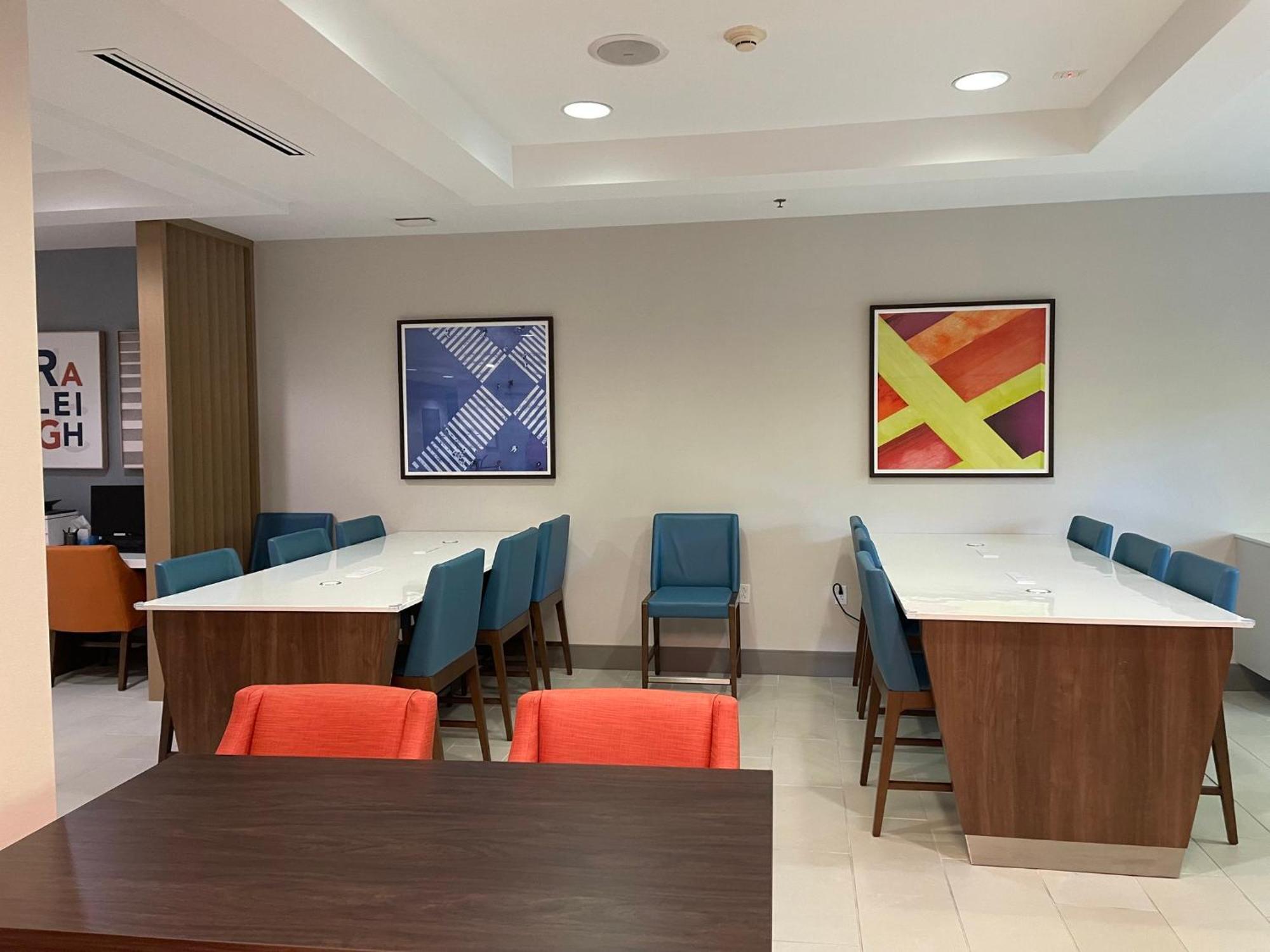 Holiday Inn Express Hotel Raleigh Southwest By Ihg Екстериор снимка