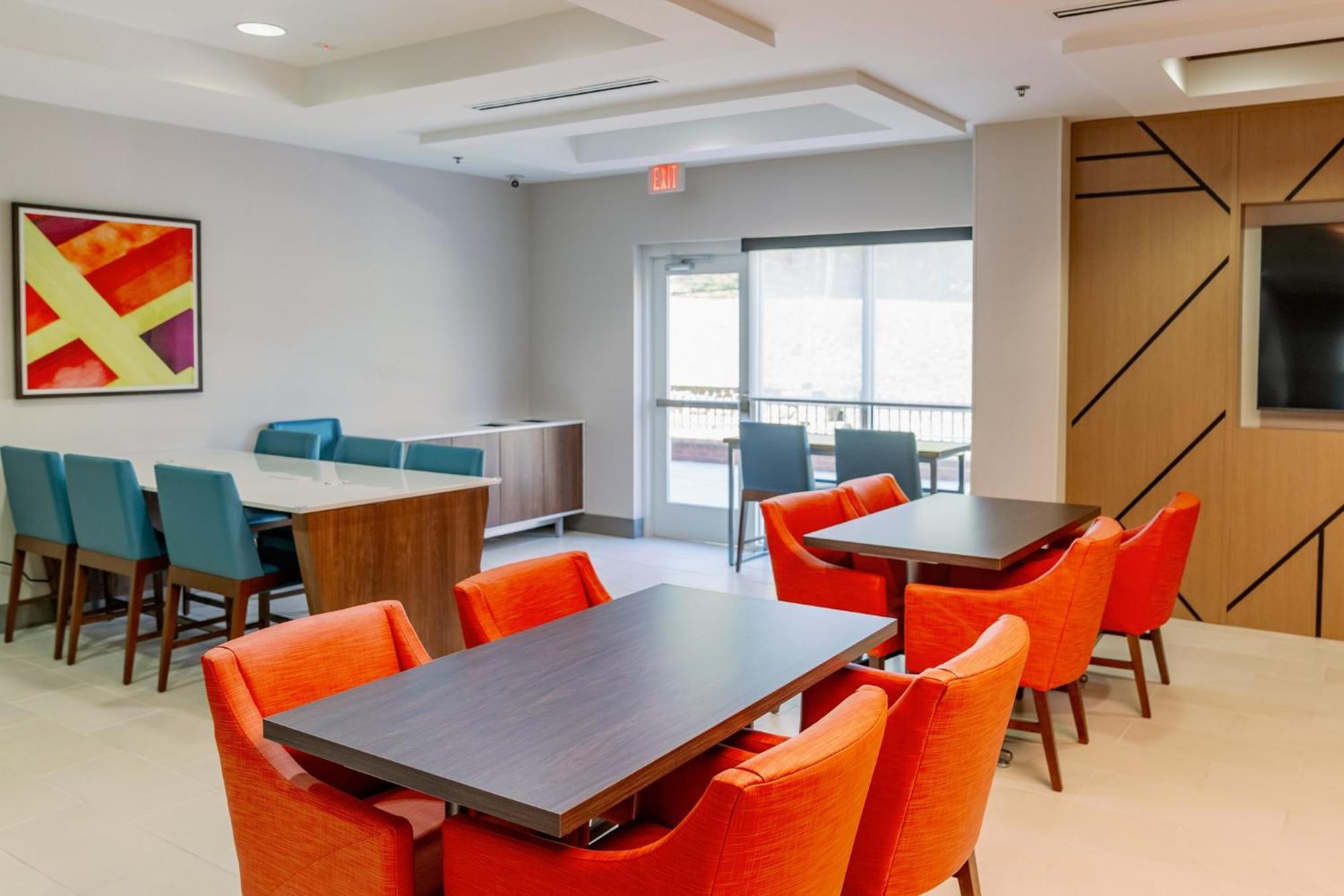Holiday Inn Express Hotel Raleigh Southwest By Ihg Екстериор снимка