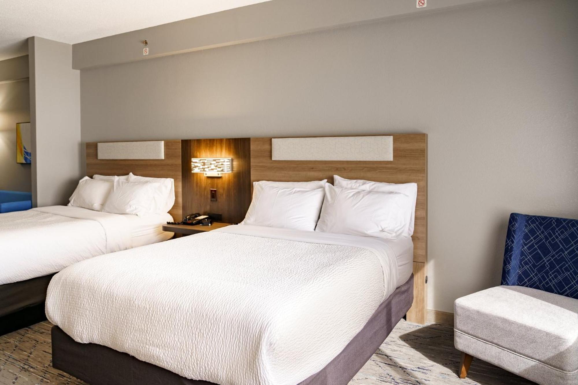 Holiday Inn Express Hotel Raleigh Southwest By Ihg Екстериор снимка