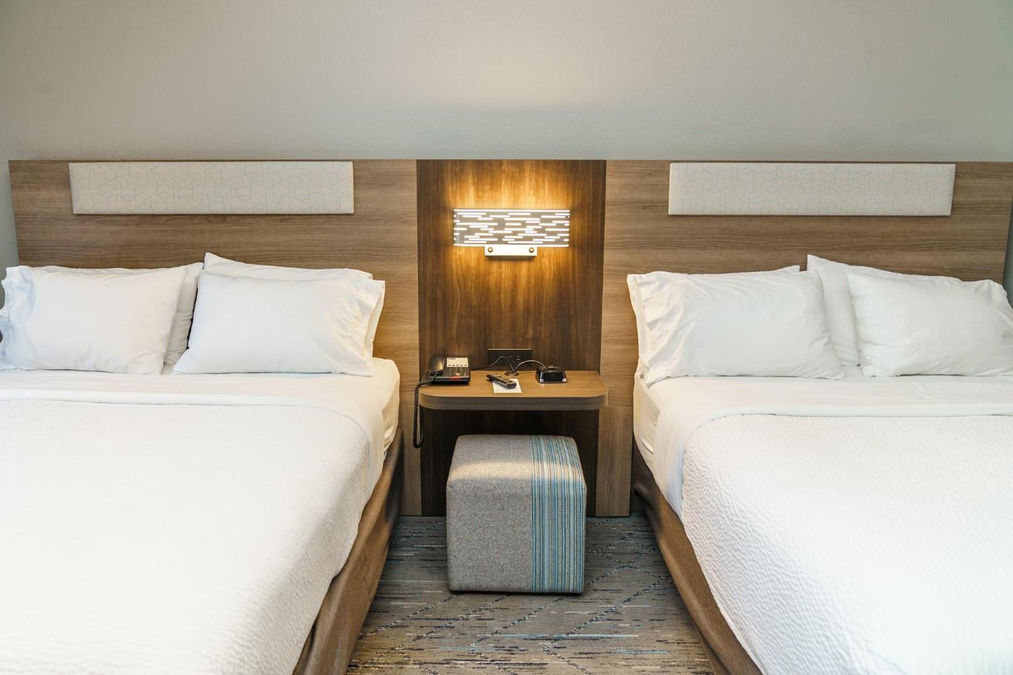 Holiday Inn Express Hotel Raleigh Southwest By Ihg Екстериор снимка