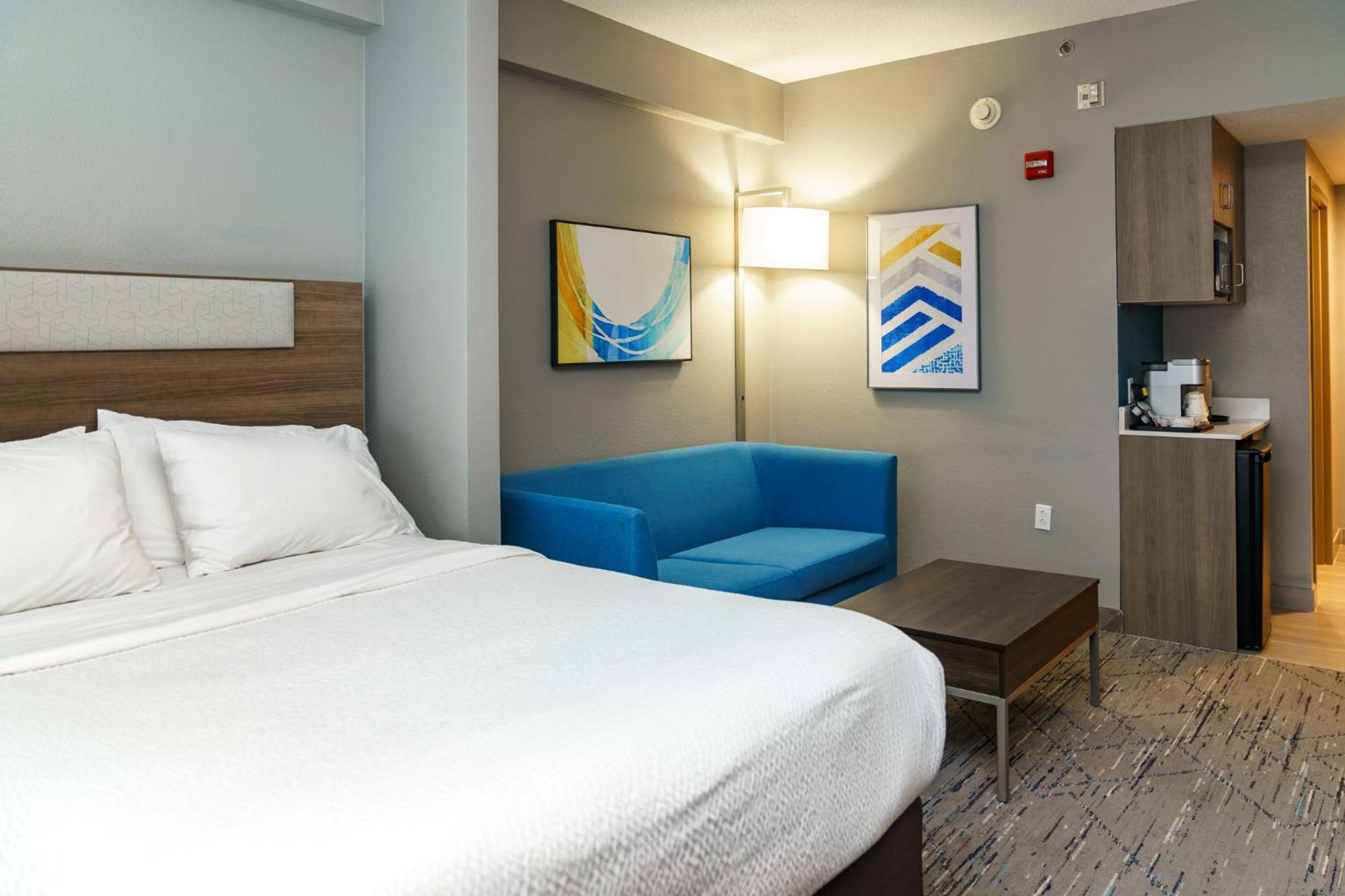Holiday Inn Express Hotel Raleigh Southwest By Ihg Екстериор снимка