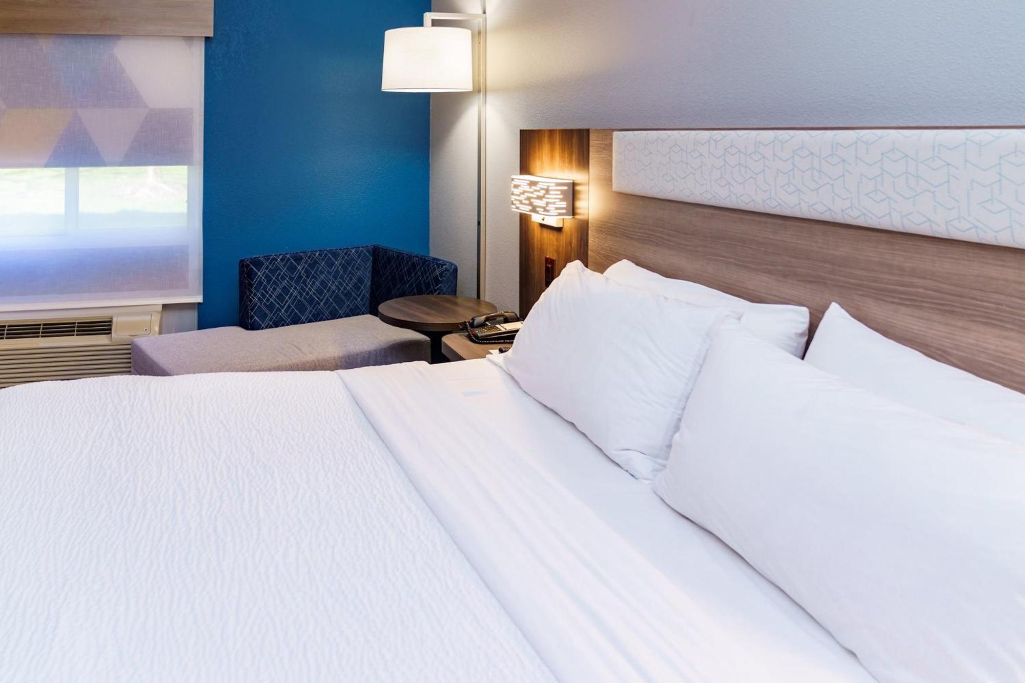 Holiday Inn Express Hotel Raleigh Southwest By Ihg Екстериор снимка