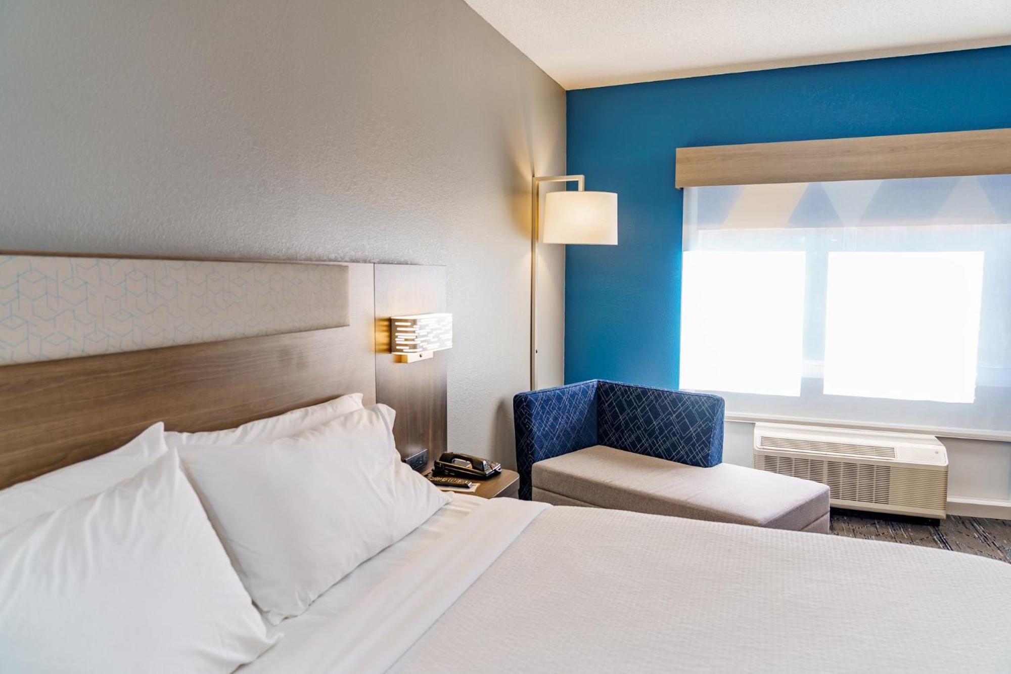 Holiday Inn Express Hotel Raleigh Southwest By Ihg Екстериор снимка